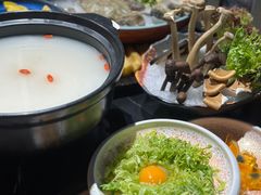 -牛牛和牛海鲜粥底火锅(长虹国际城店)