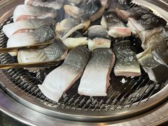 -围炉肉舍•炭烤活鳗•丹东海鲜烤肉(步行街店)