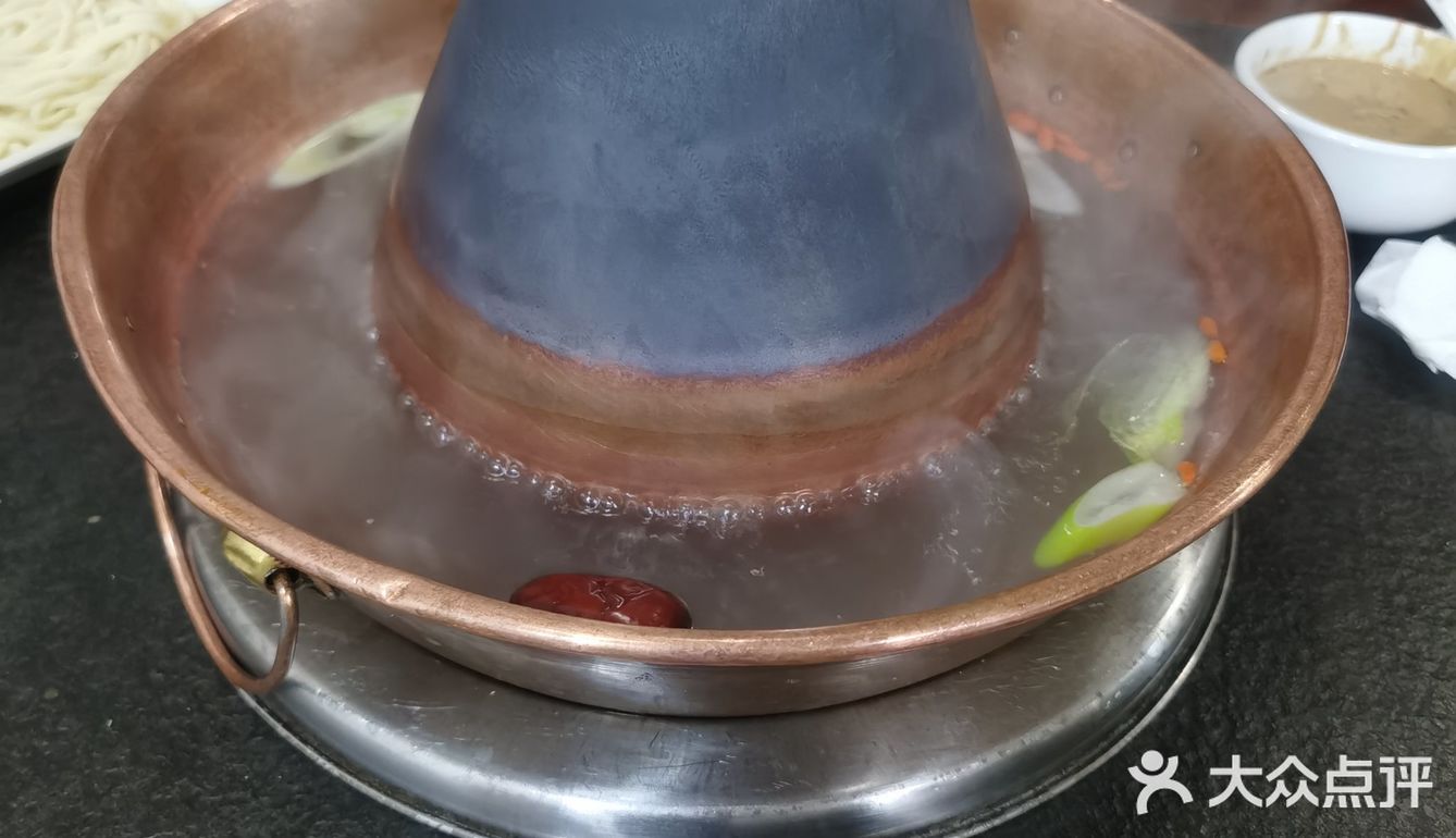 晚上也比较多，直接去的三楼 价钱比较便宜，经济实惠