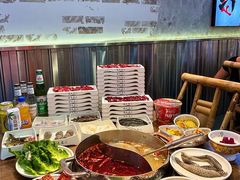 -来龍儿鲜切牛肉自助老火锅
