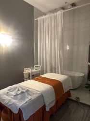 -菩羽·专业美胸·连锁养护中心