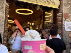 -Gelateria Dondoli