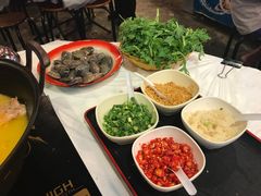 -鲜入围煮花胶鸡海鲜火锅