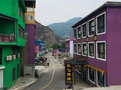 -百里峡七彩艺术小镇