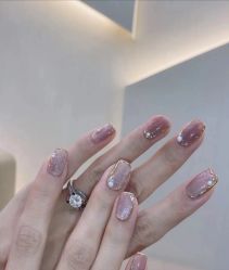 -悦指间美甲美睫