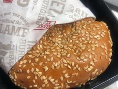 -The Habit Burger Grill 哈比特汉堡(世博店)