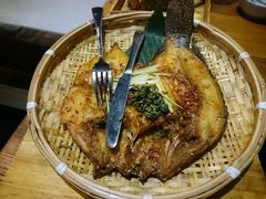 傣味香茅草烤罗非鱼-云海肴·汽锅鸡·云南菜(天津国金汇店)