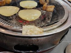 -围炉肉舍•炭烤活鳗•丹东海鲜烤肉(步行街店)