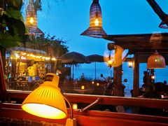 -城墙外BAR