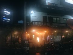 -Dash Teak House