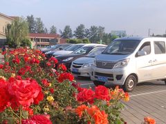 -窦店服务区-停车场