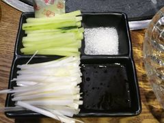 -三人行骨头王火锅(长寿店)