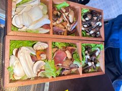 云南野生菌六拼-芸鲜季·云南野生菌餐厅· 云南风物味研社(闵行店)