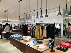-URBAN REVIVO(西安Momopark店)