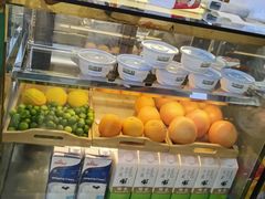 面包甜点陈列柜-仙雨林·奶茶鲜果茶(书院巷店)