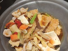 锅巴三鲜-麻六记(凤凰汇店)