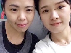 等待区域紧张的我们-魔岩攀登(南京东路店)