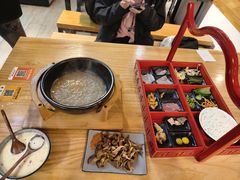 -勺子米线·云南传统小吃市集(四方街店)