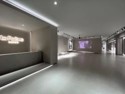 -乐派诗婚纱摄影