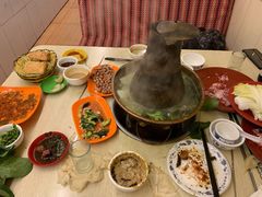 大铜锅-洞庭洲·防空洞火锅·烧烤·铜锅涮肉(新百广场店)