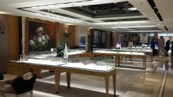 -北京七彩云南翡翠珠宝旗舰店(月坛店)