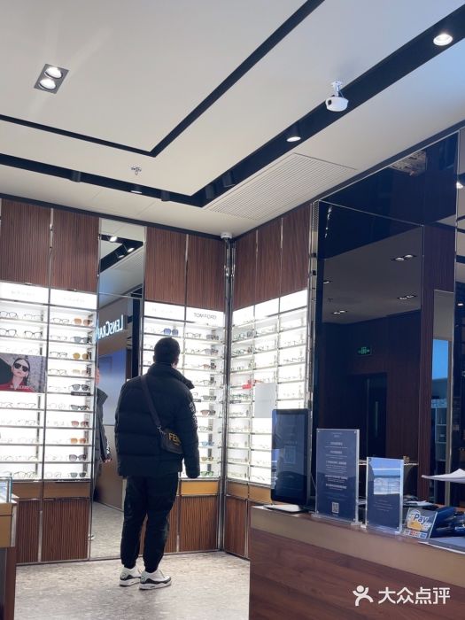 LensCrafters亮视点·OAKLEY精选(静安嘉里中心店)图片