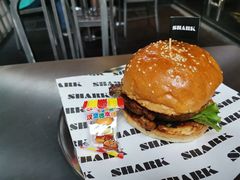土耳其香料菠萝烤鸡堡-shark burger·鲨鱼汉堡(交子大道店)