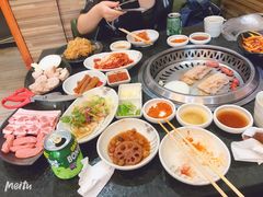 -草家酱蟹炭火烤肉店(珲春南路一店)