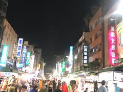-六合夜市