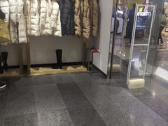 -URBAN REVIVO(济南世茂广场店)