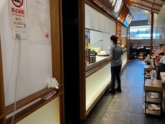 -三人行骨头王火锅(长寿店)