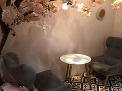-樱花里音乐餐吧·牛扒椰子鸡(东圃店)