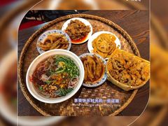 -爆炸头阿姨小四川正宗川味小吃(无任何分店)