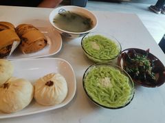 -李与白包子铺(桐梓林店)