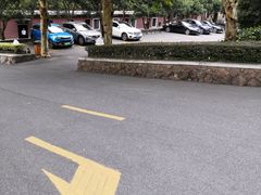 -西湖华北饭店-停车场