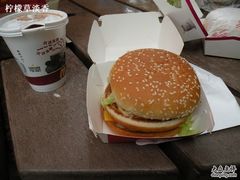 巨无霸和咖啡-麦当劳(海洋公园店)