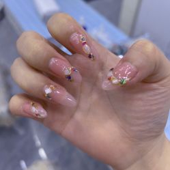 -七彩虹美甲美睫 半永久