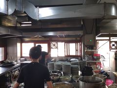 -裕新楼粉面馆·石磨手工粉(四方坪店)