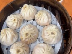 -莱莱小笼·乔艾