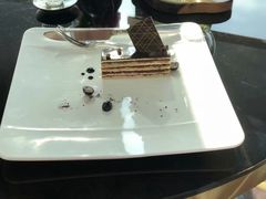 歌剧院蛋糕-瑞吉酒店·The Drawing Room闲逸廊·云端下午茶·夜奢Whiskey