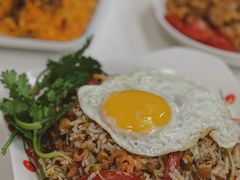 -缅华南国小食店