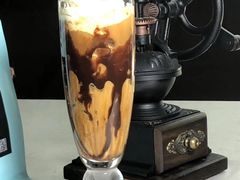 -汽车博物馆主题餐厅
