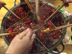 -白乐天毛肚火锅馆(南滨路店)
