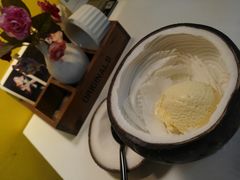 -志龙皇冠吃货椰子铺