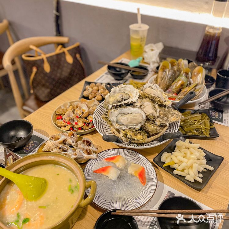 佛山探店|手掌🖐️甘大只生蚝你值得拥有