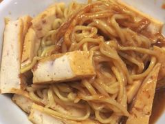 -松树干拌面店