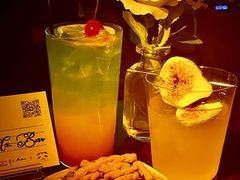 -Mx.cocktail bar