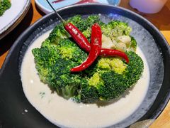 -米德维奇俄式西餐厅(西六道街店)