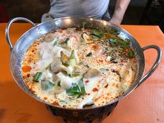 -席娜卡琳火车铁道夜市