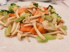 黄油炒时令蔬菜-莫斯科餐厅